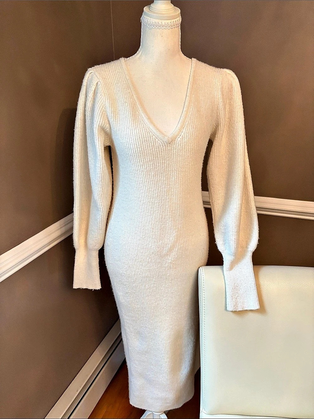 H & M- MAMA / MATERNITÉ Maternity Knit Midi Dress in White Size Small
